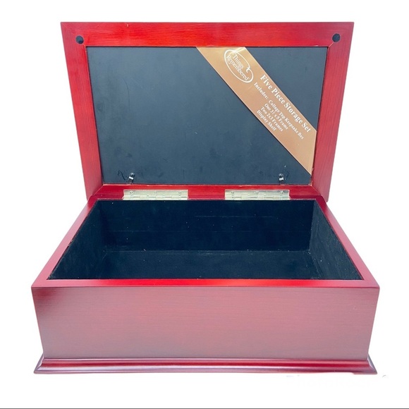 Things Remembered Five Piece Storage Set in a rich Mahogany Wood. - Picture 4 of 14